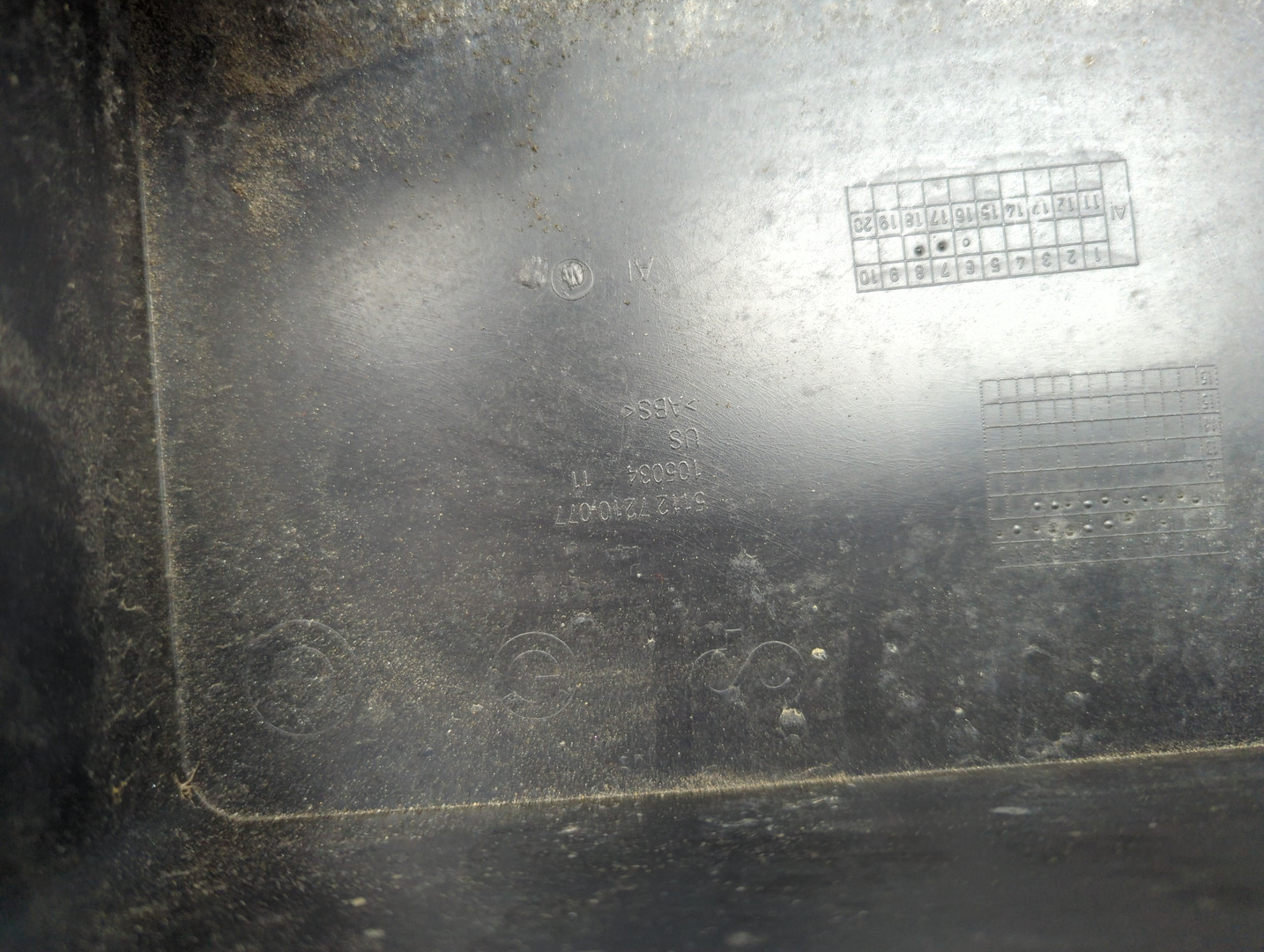 Кронштейн заднего бампера левый