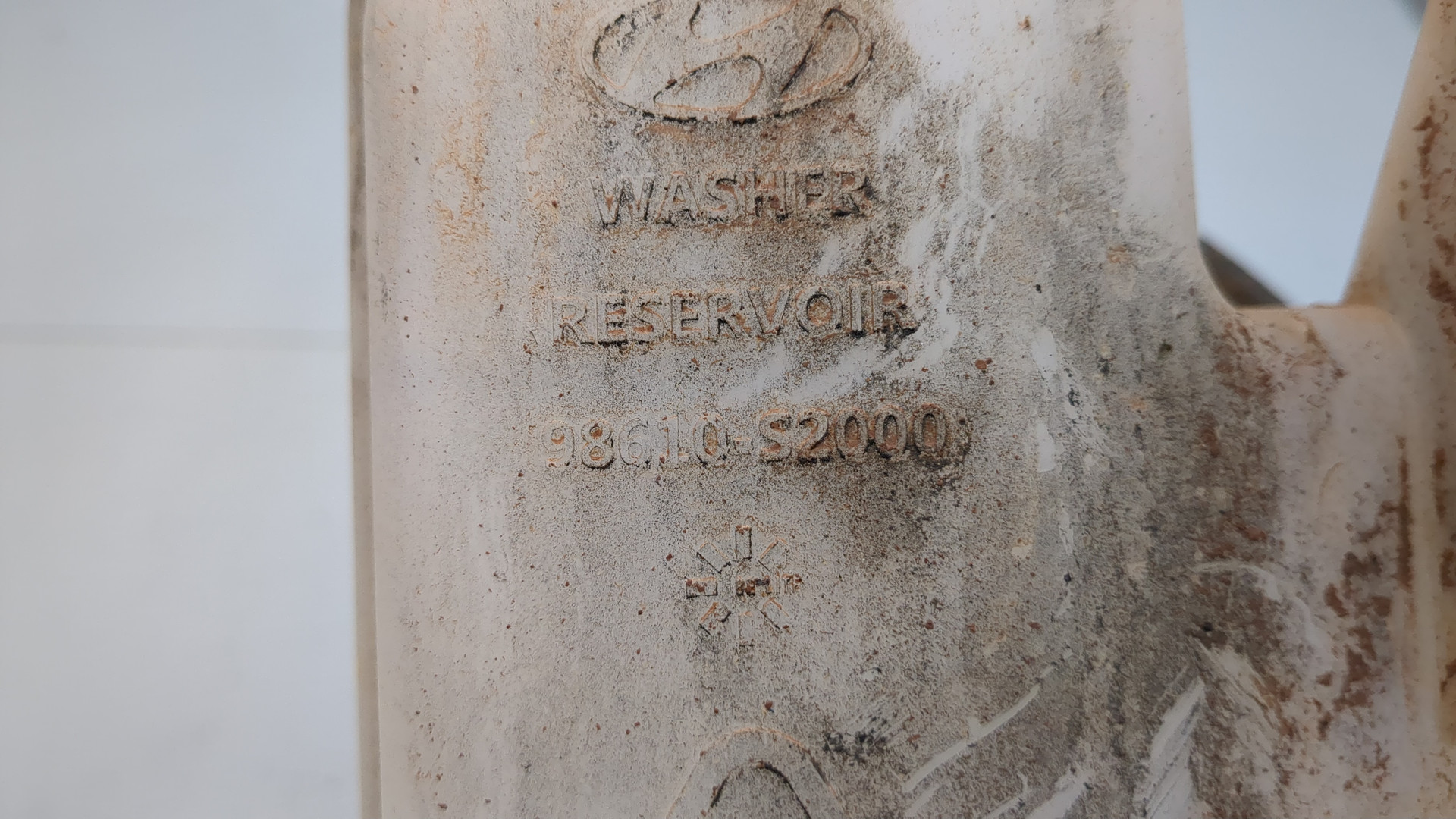 Бачок омывателя лобового стекла