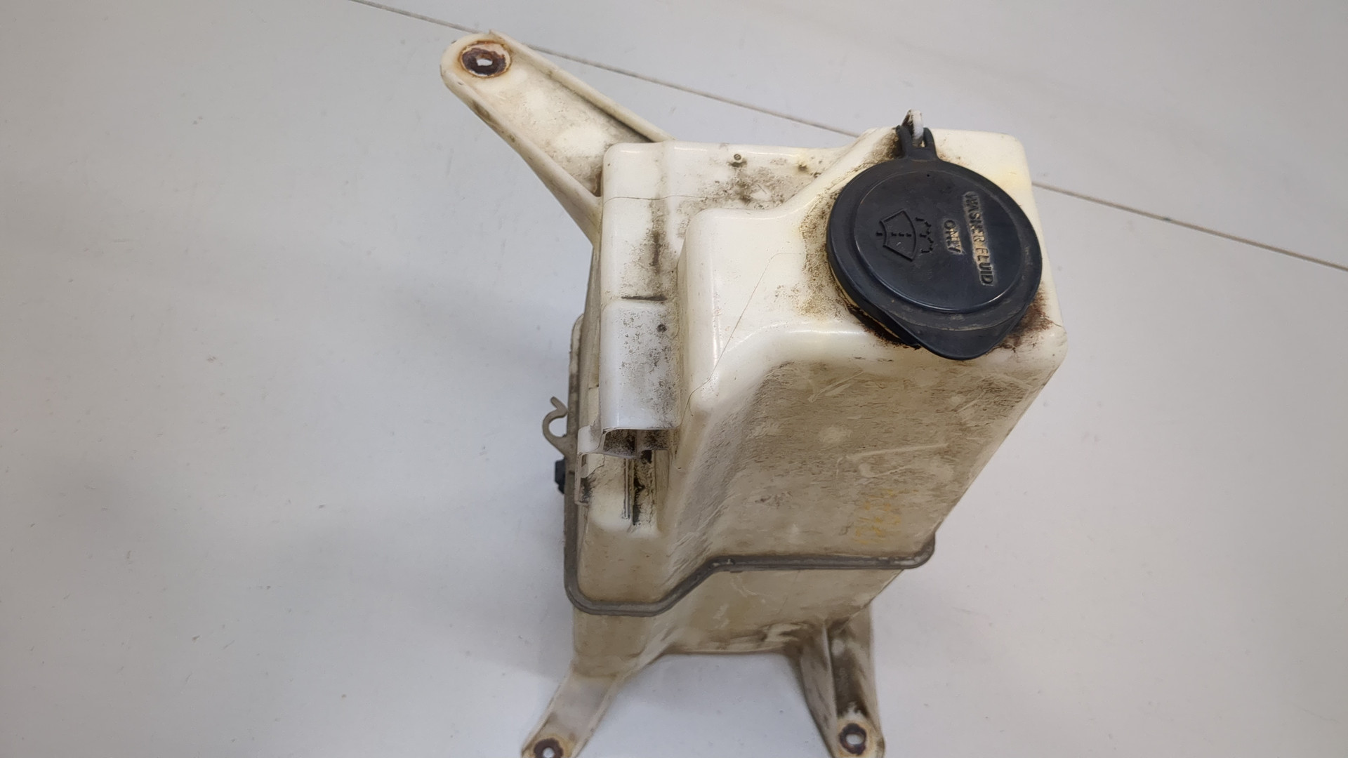 Бачок омывателя лобового стекла