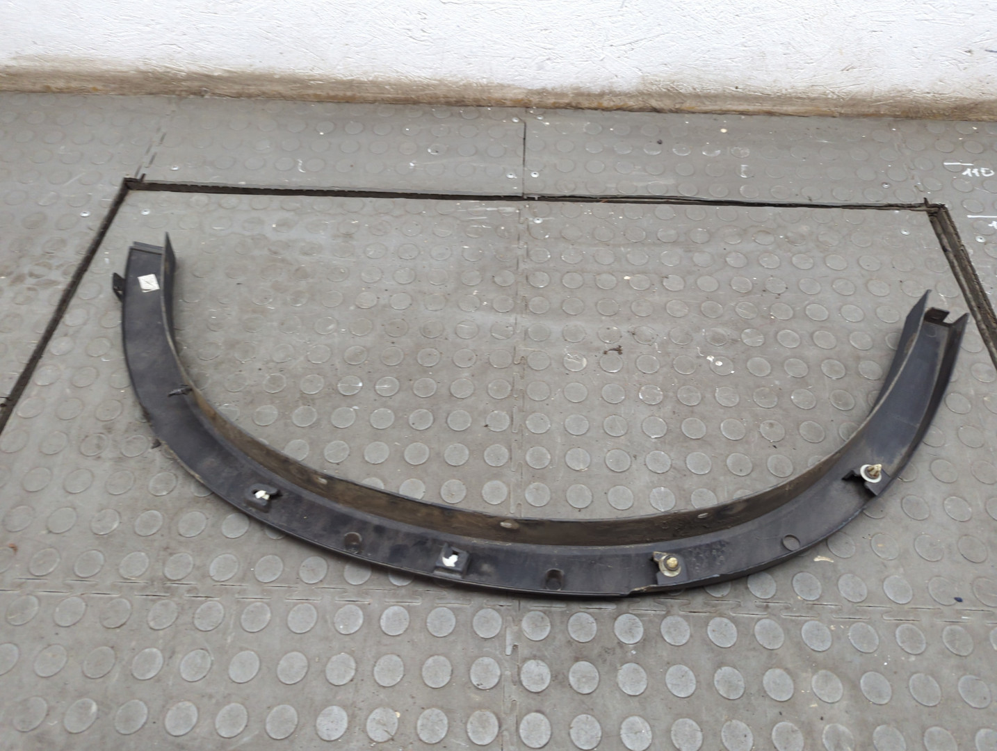 Молдинг заднего крыла правого