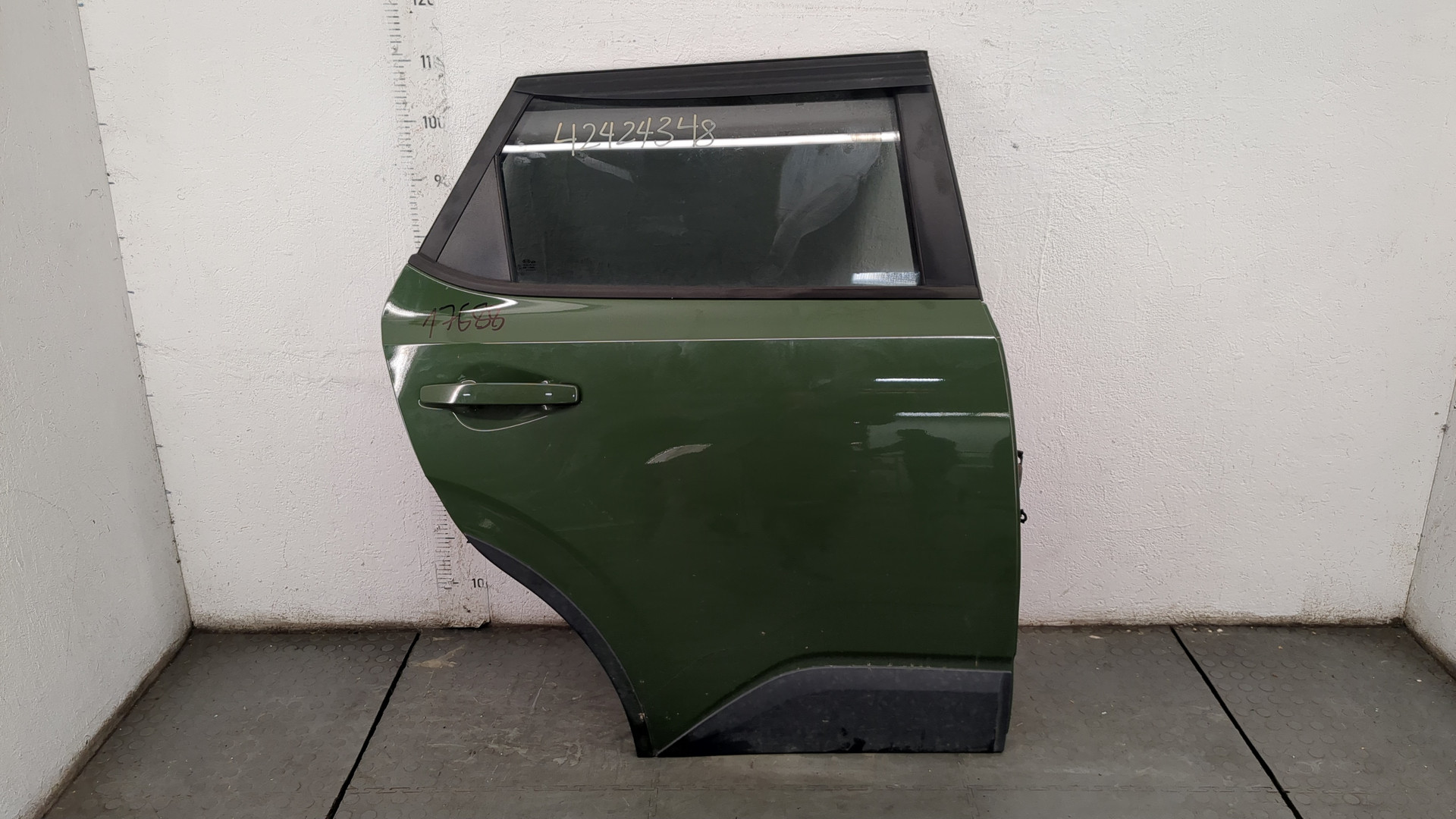 Дверь задняя правая