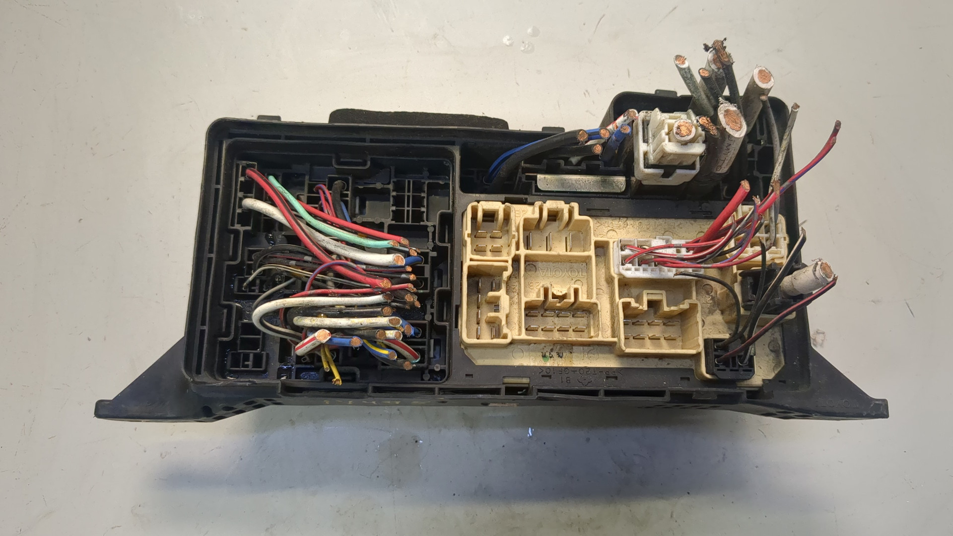 Блок предохранителей