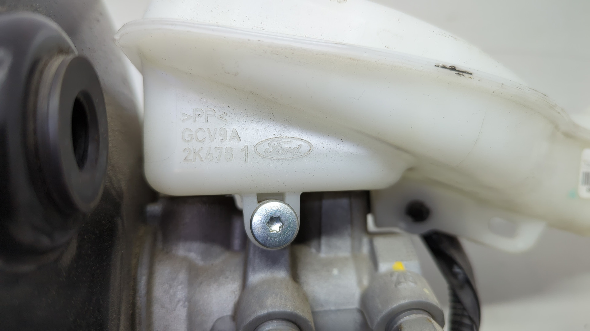 Цилиндр тормозной главный