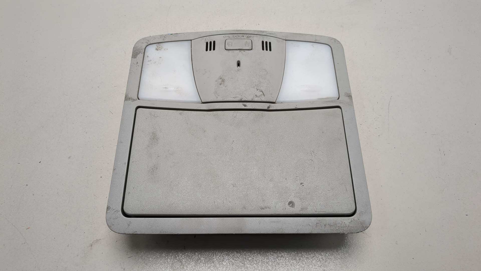 Плафон салонный