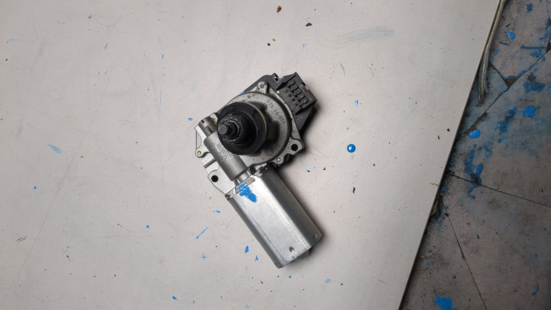 Моторчик стеклоочистителя задний