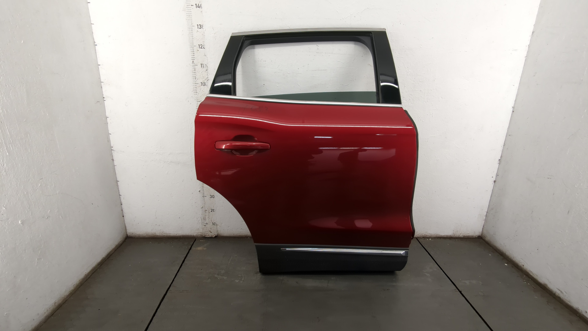 Дверь задняя правая