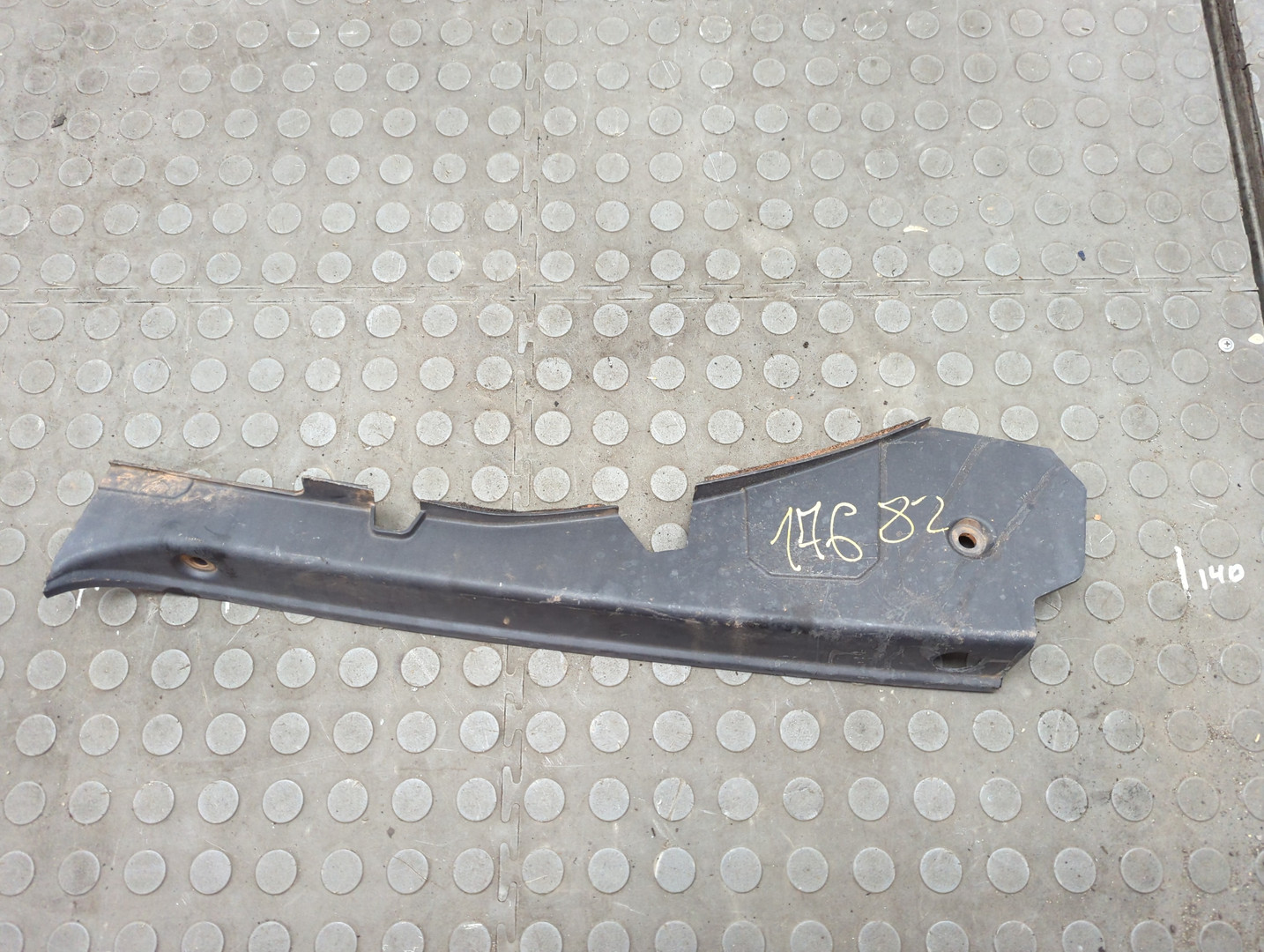 Локер передний правый