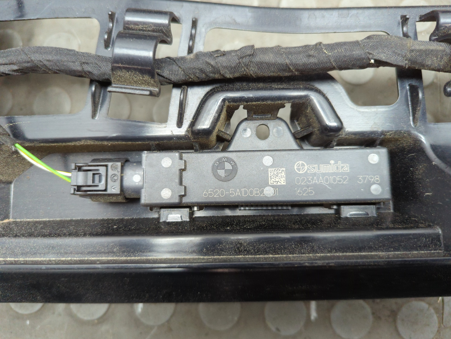 Кронштейн заднего бампера