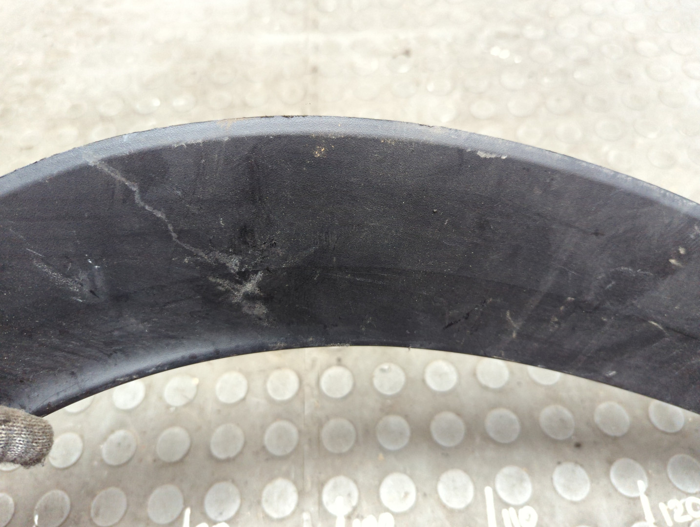 Молдинг заднего крыла правого