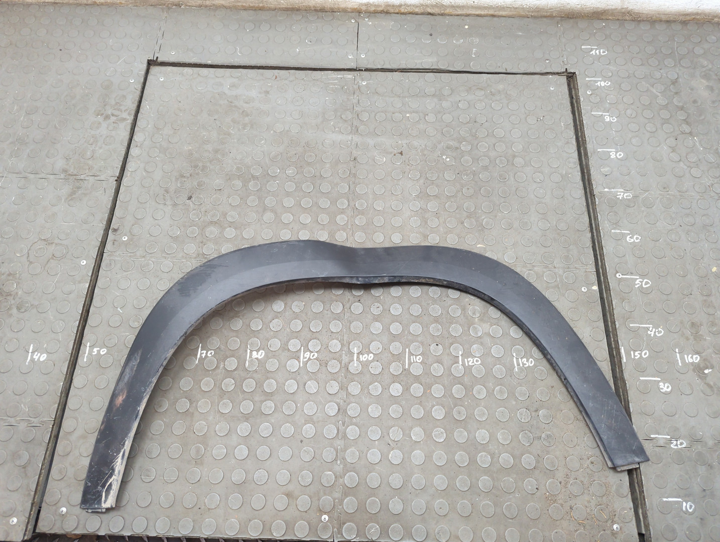 Накладка переднего крыла левого