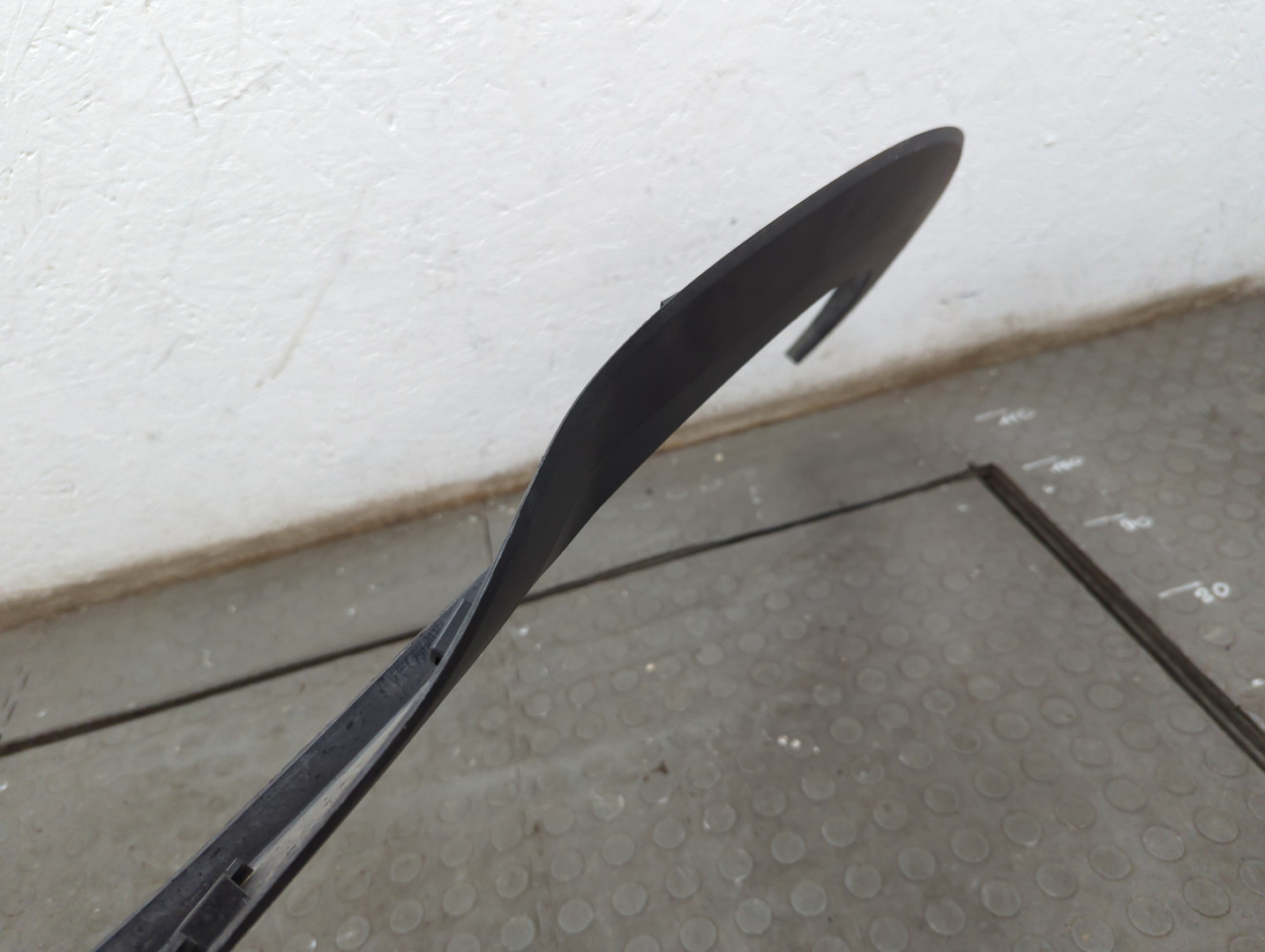 Накладка переднего крыла левого