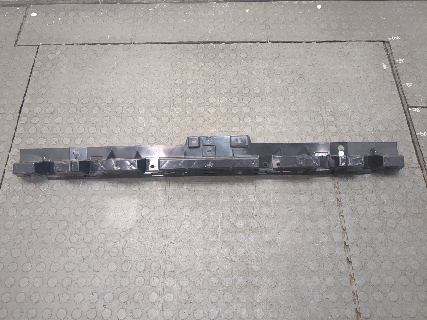 Усилитель заднего бампера