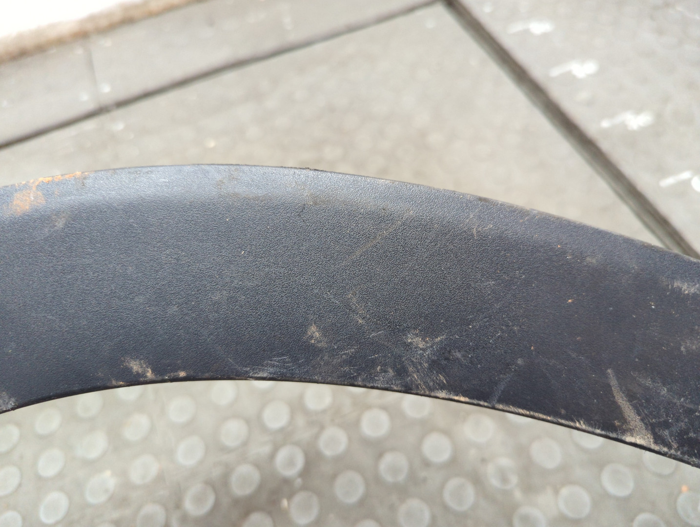 Накладка переднего крыла левого