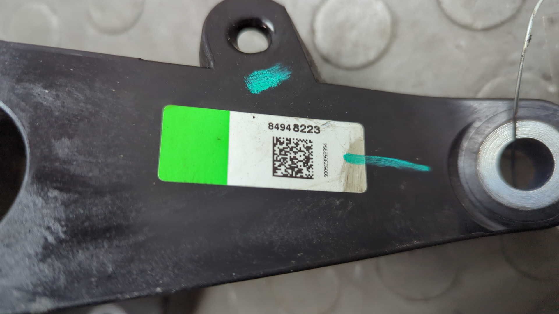 Опора КПП правая