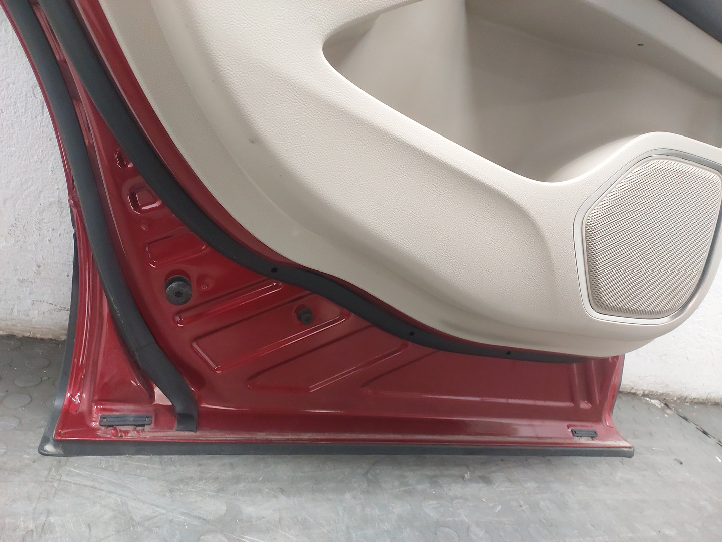 Дверь задняя левая