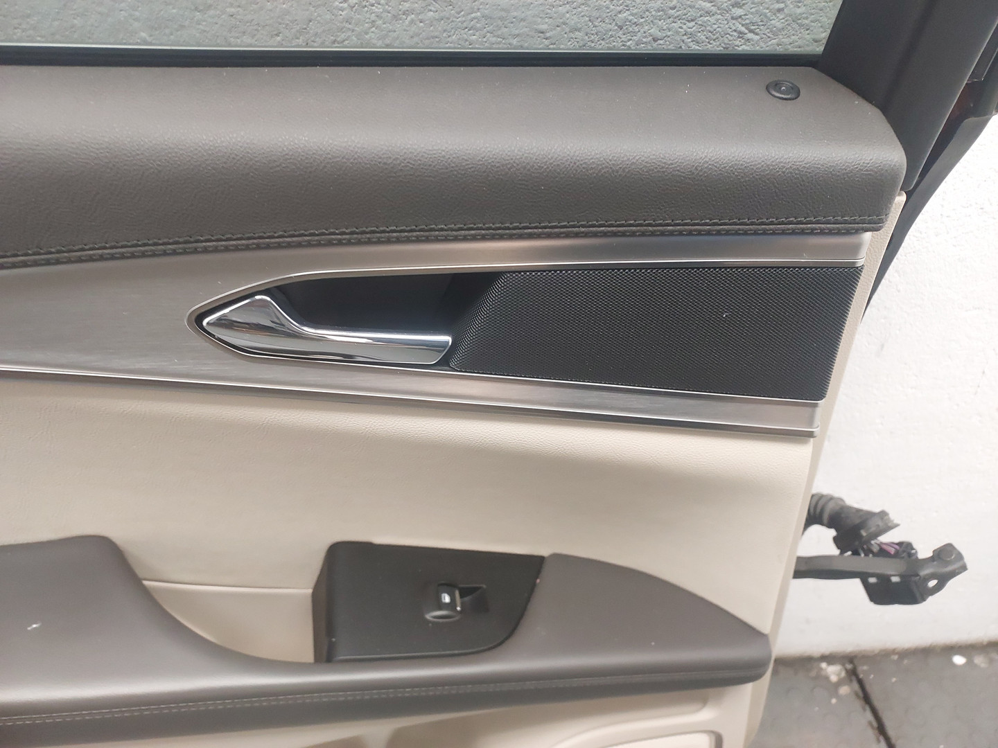 Дверь задняя левая