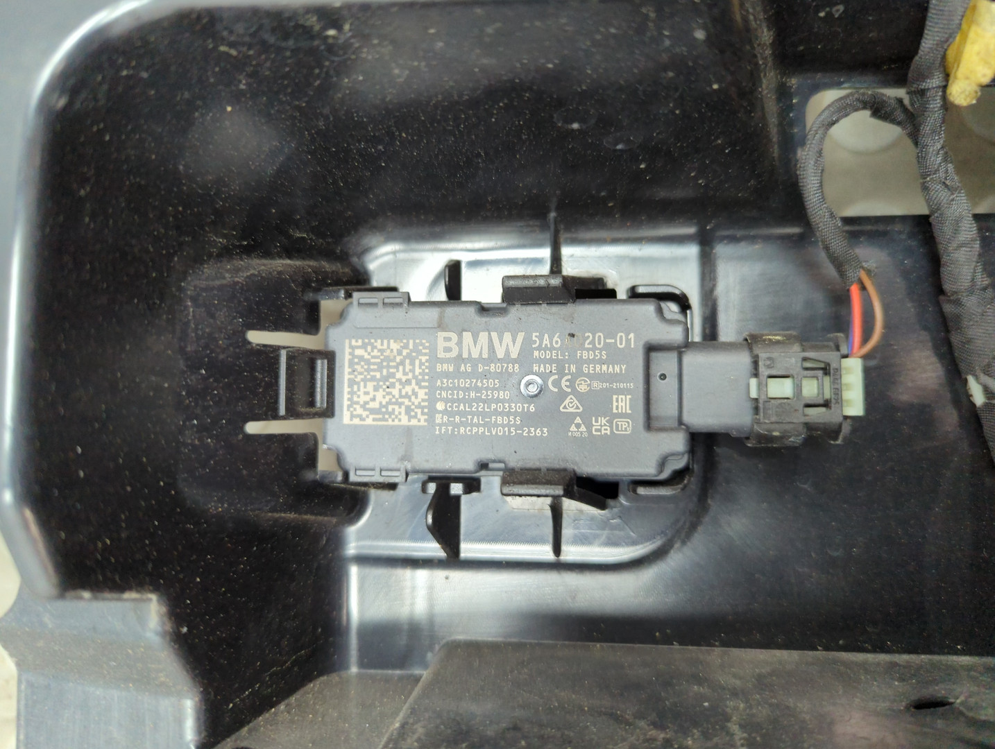 Кронштейн заднего бампера левый