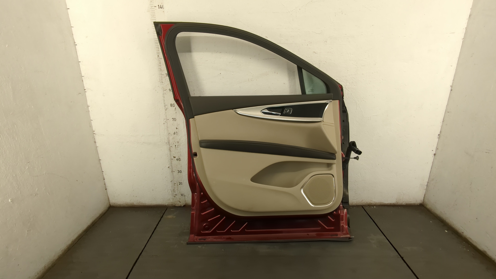 Дверь передняя левая