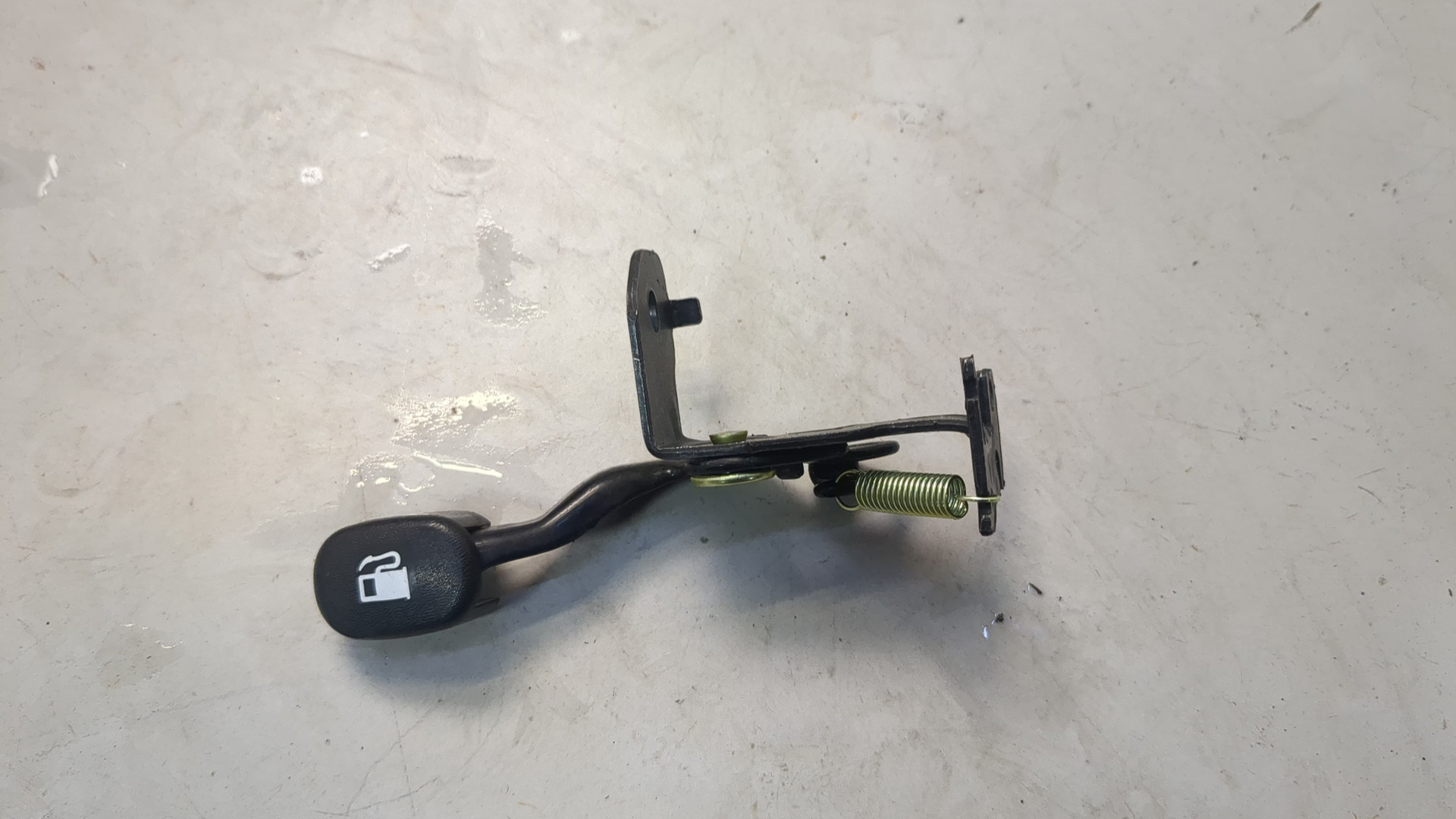 Ручка открывания лючка бензобака