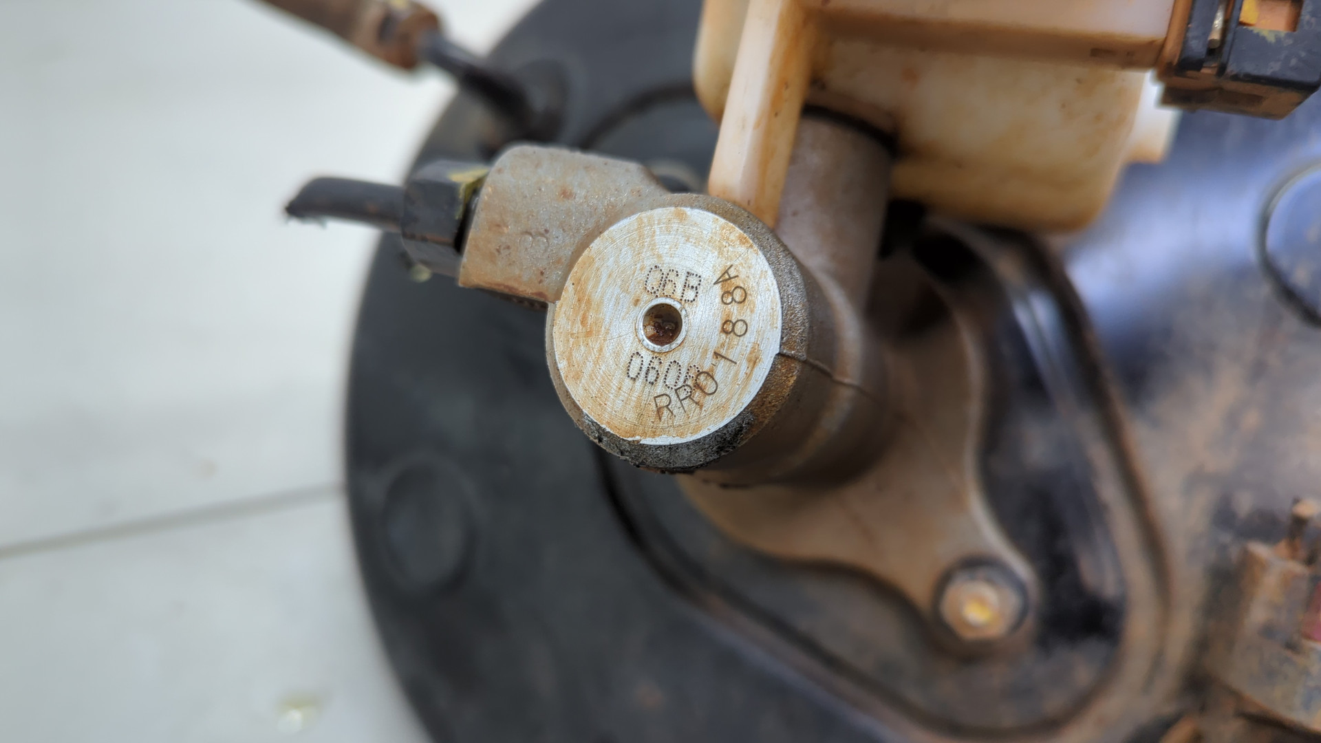 Цилиндр тормозной главный