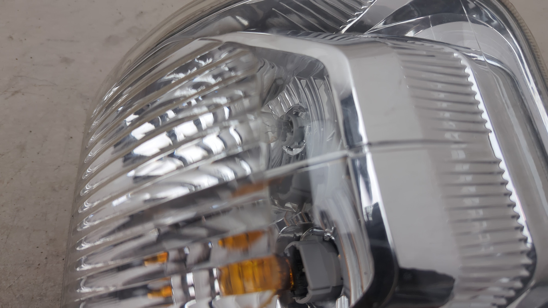 Фонарь задний левый