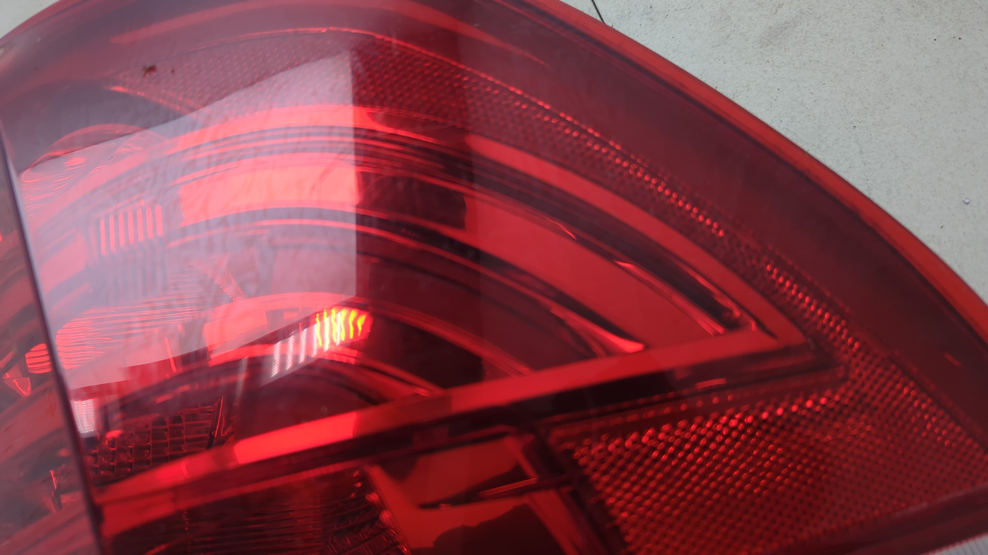 Фонарь задний правый