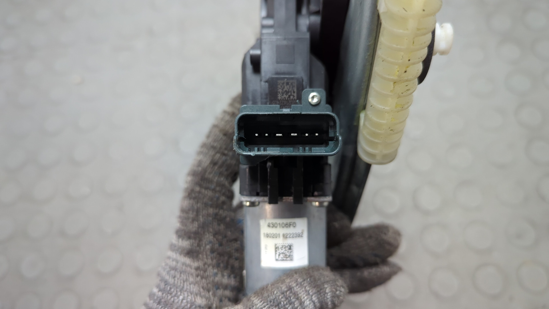 Стеклоподъемник электр. задний левый