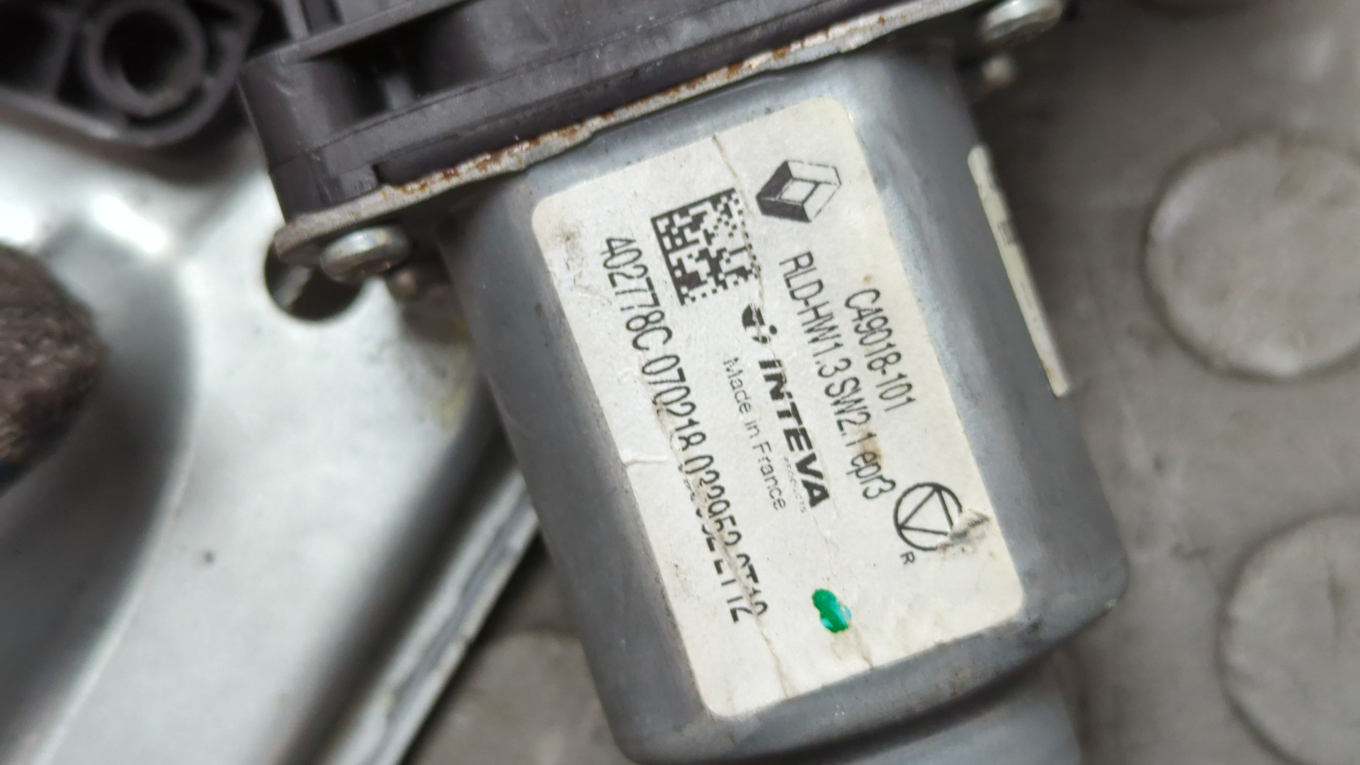 Стеклоподъемник электр. задний левый