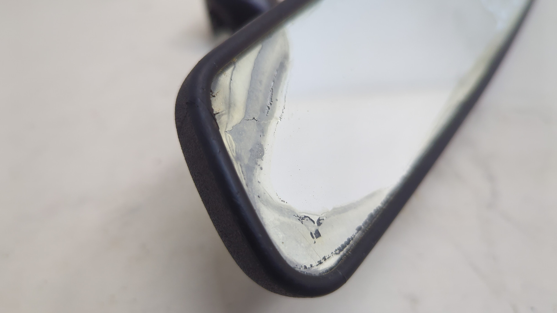 Зеркало заднего вида