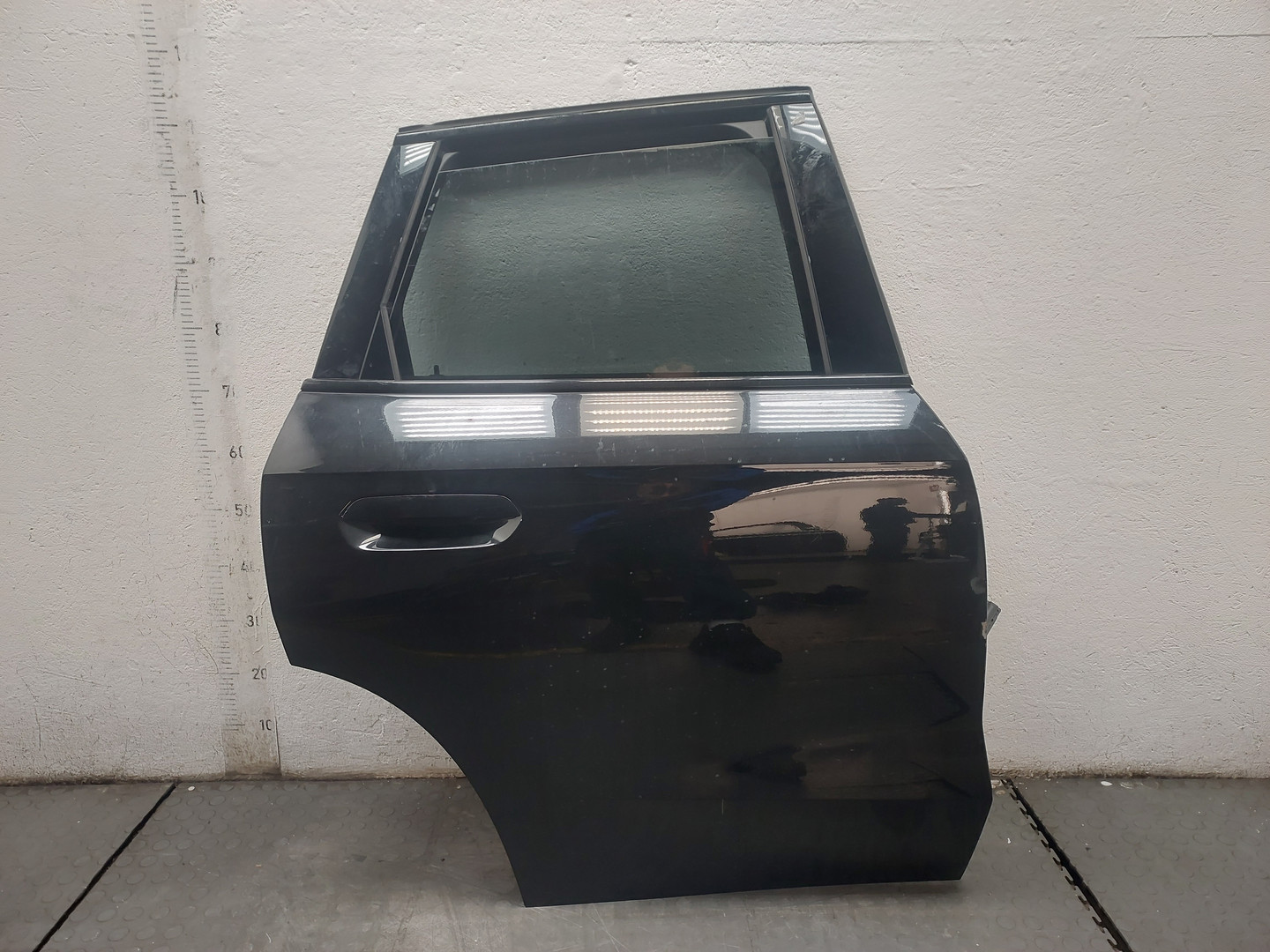 Дверь задняя правая