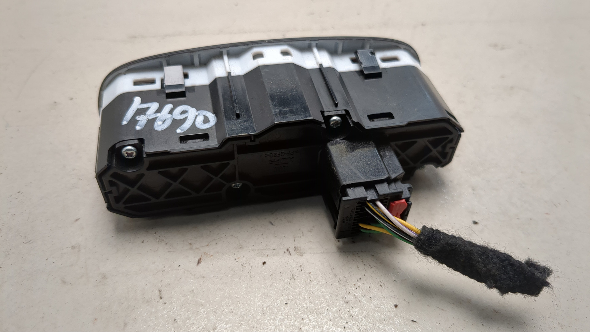 Переключатель света фар