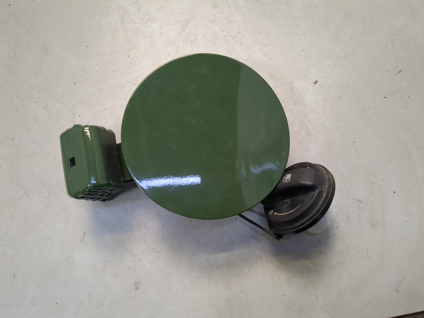 Лючок бензобака