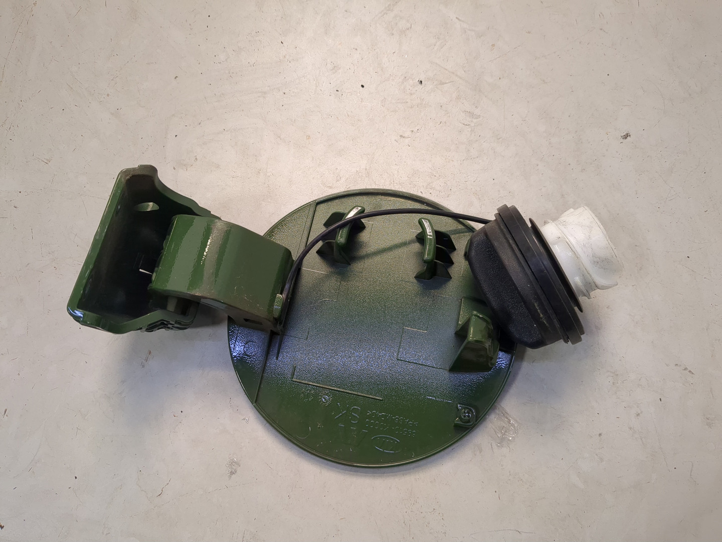 Лючок бензобака