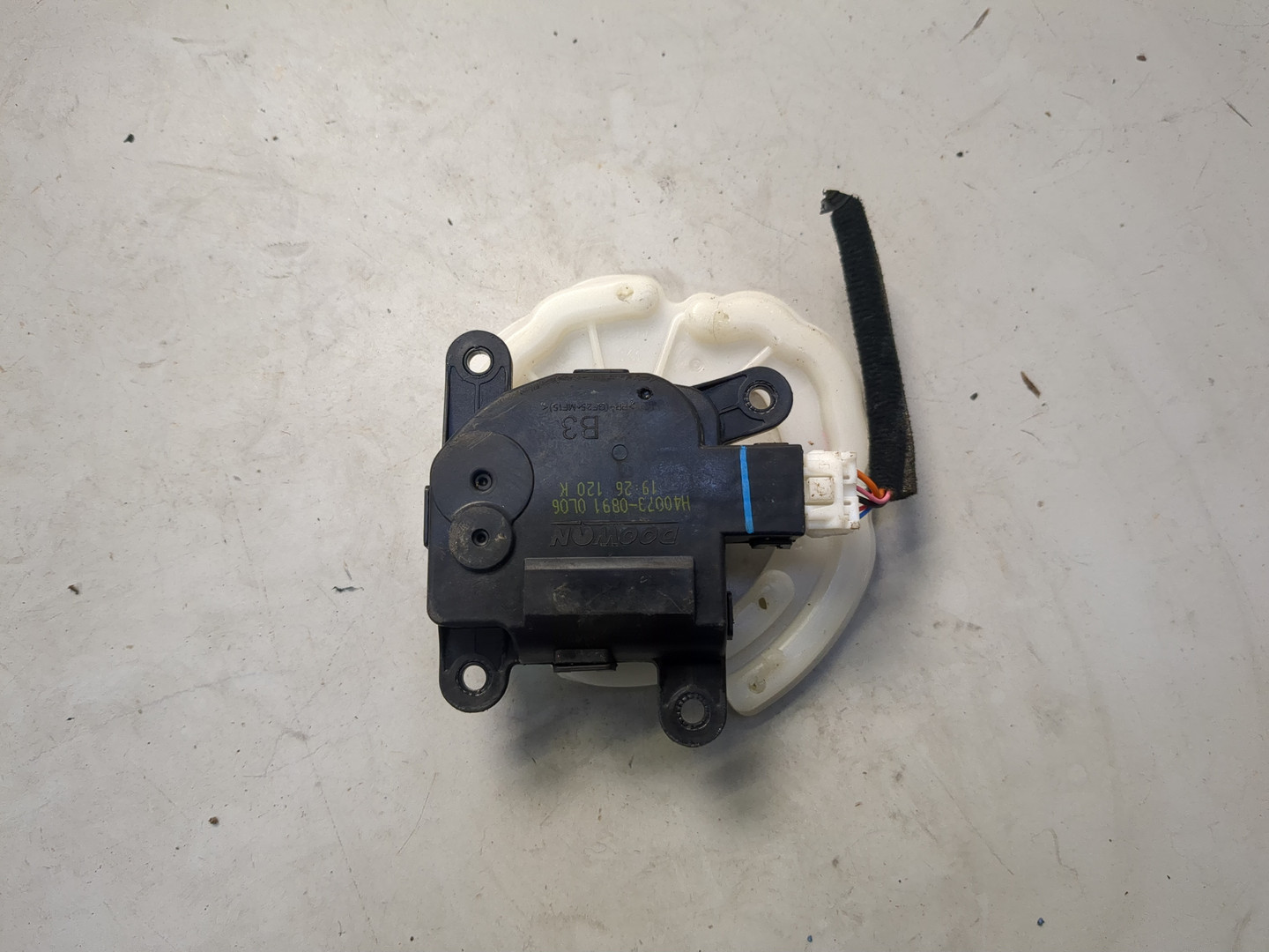 Моторчик заслонки печки