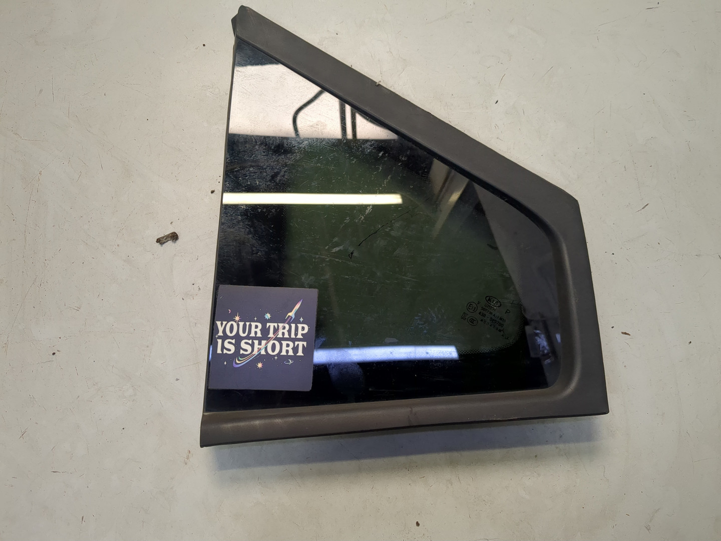 Стекло боковое