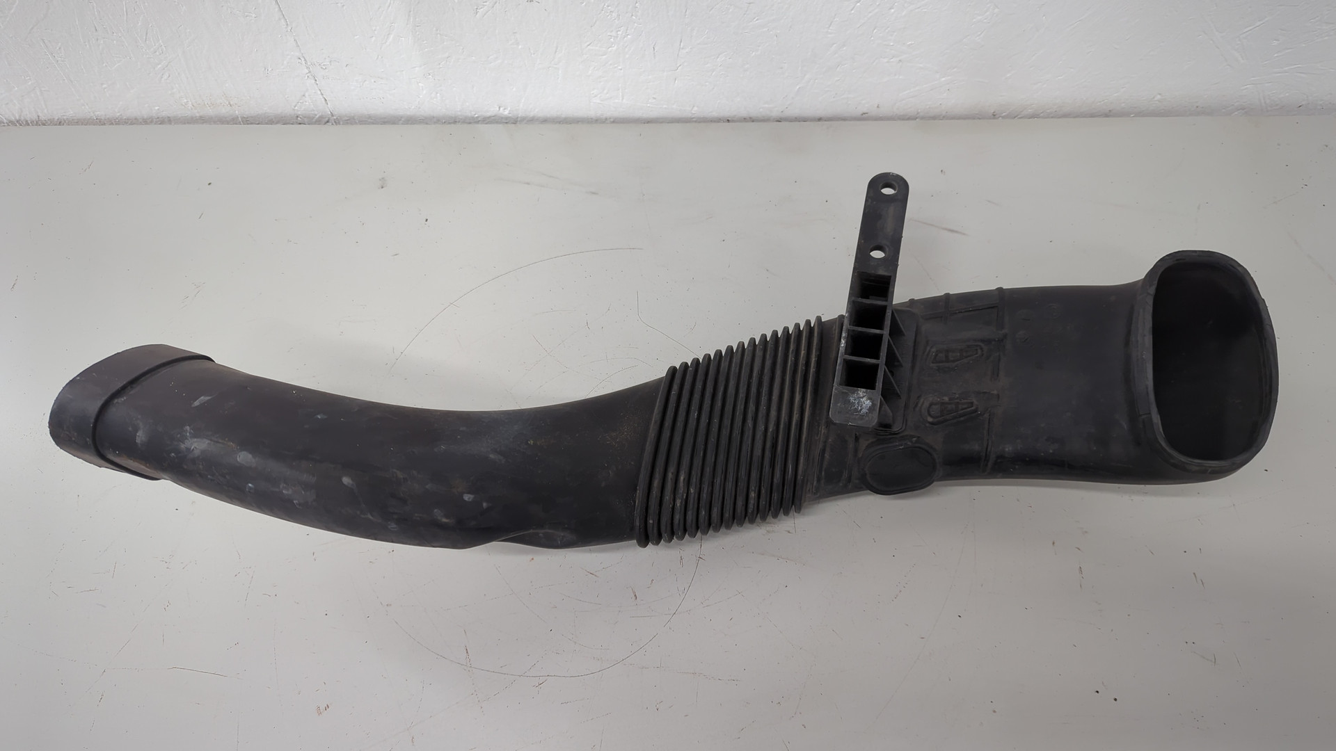 Патрубок воздушного фильтра