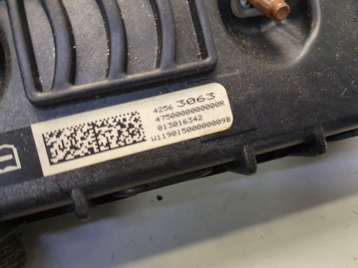 Подушка безопасности нижняя (для колен)