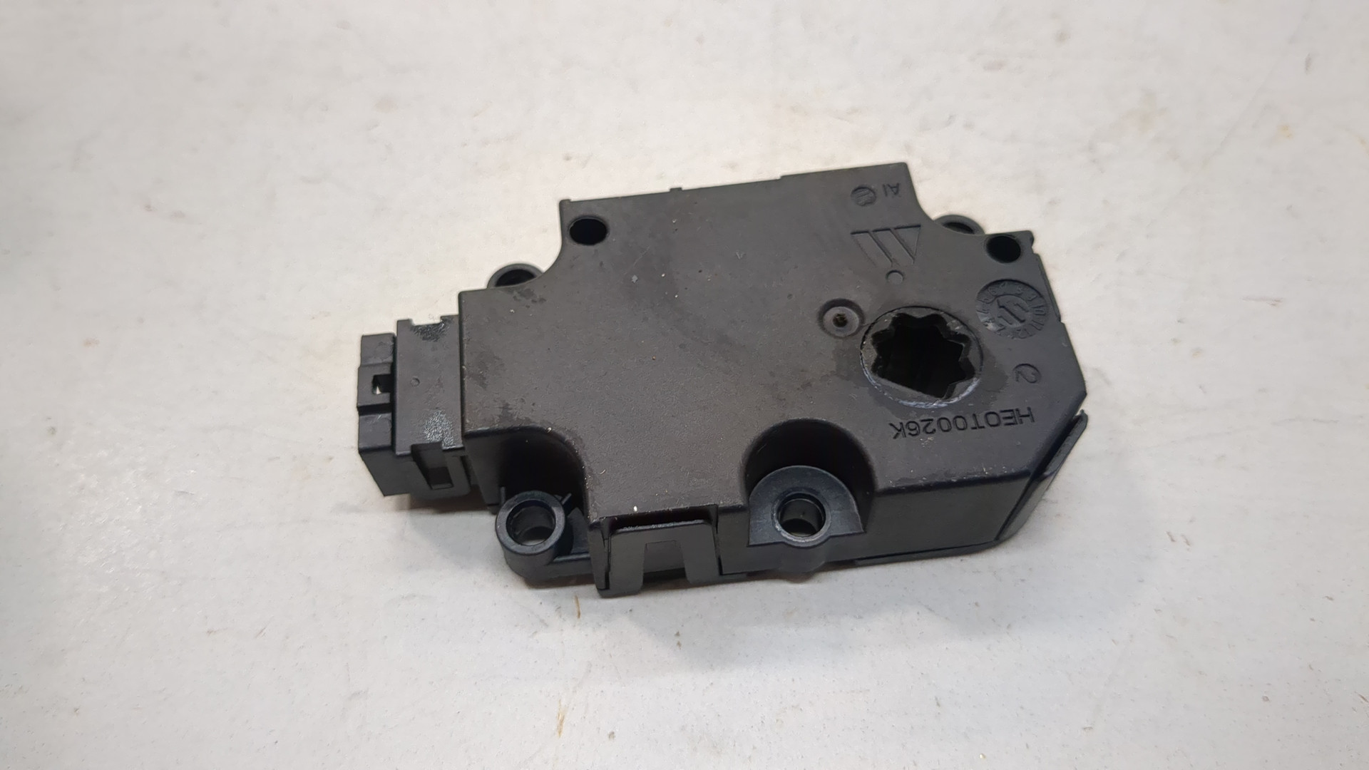 Моторчик заслонки печки