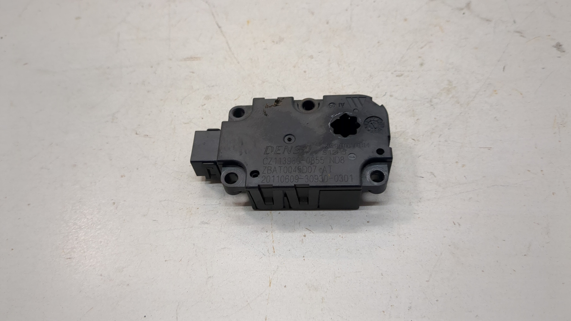 Моторчик заслонки печки