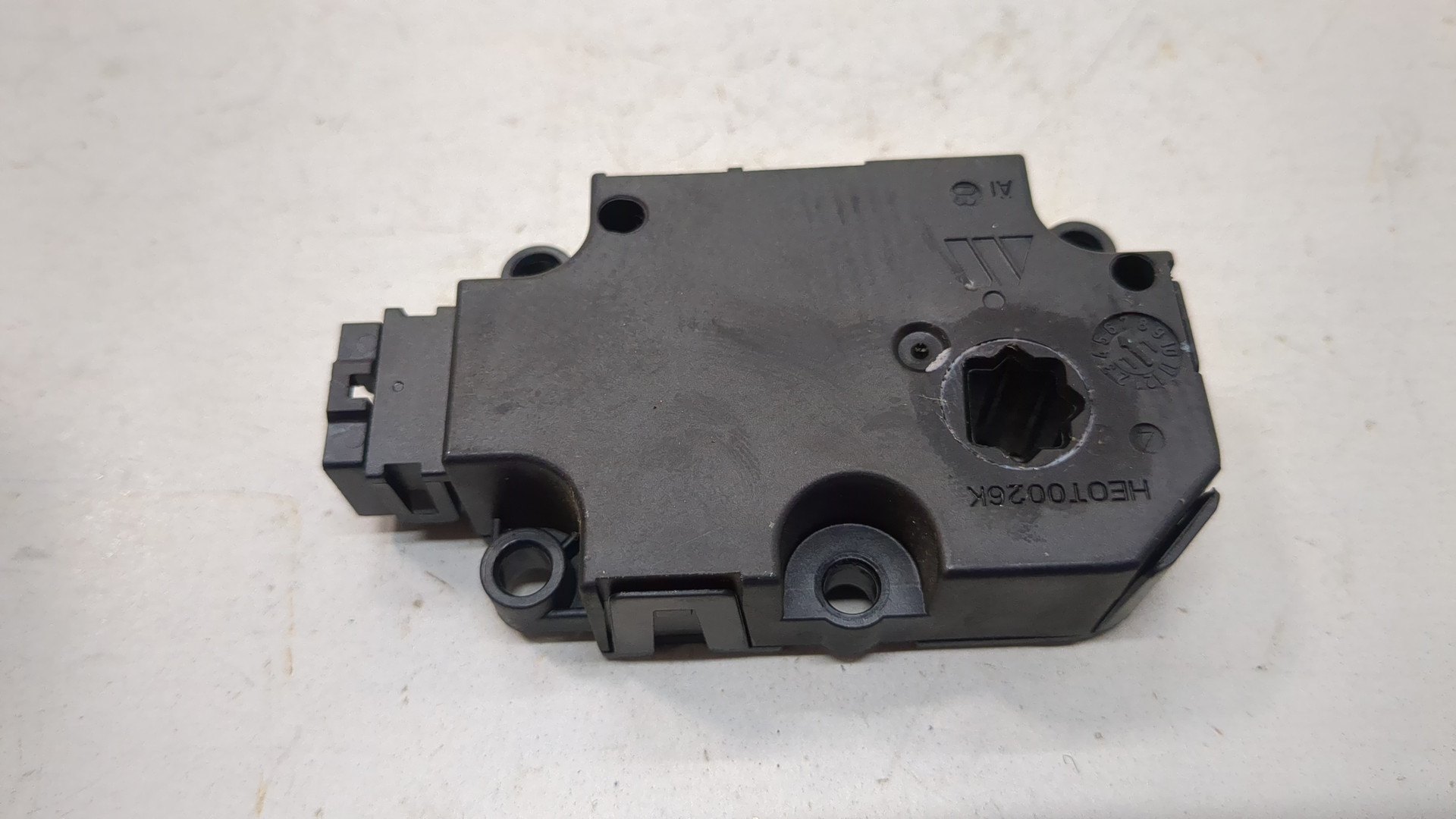 Моторчик заслонки печки