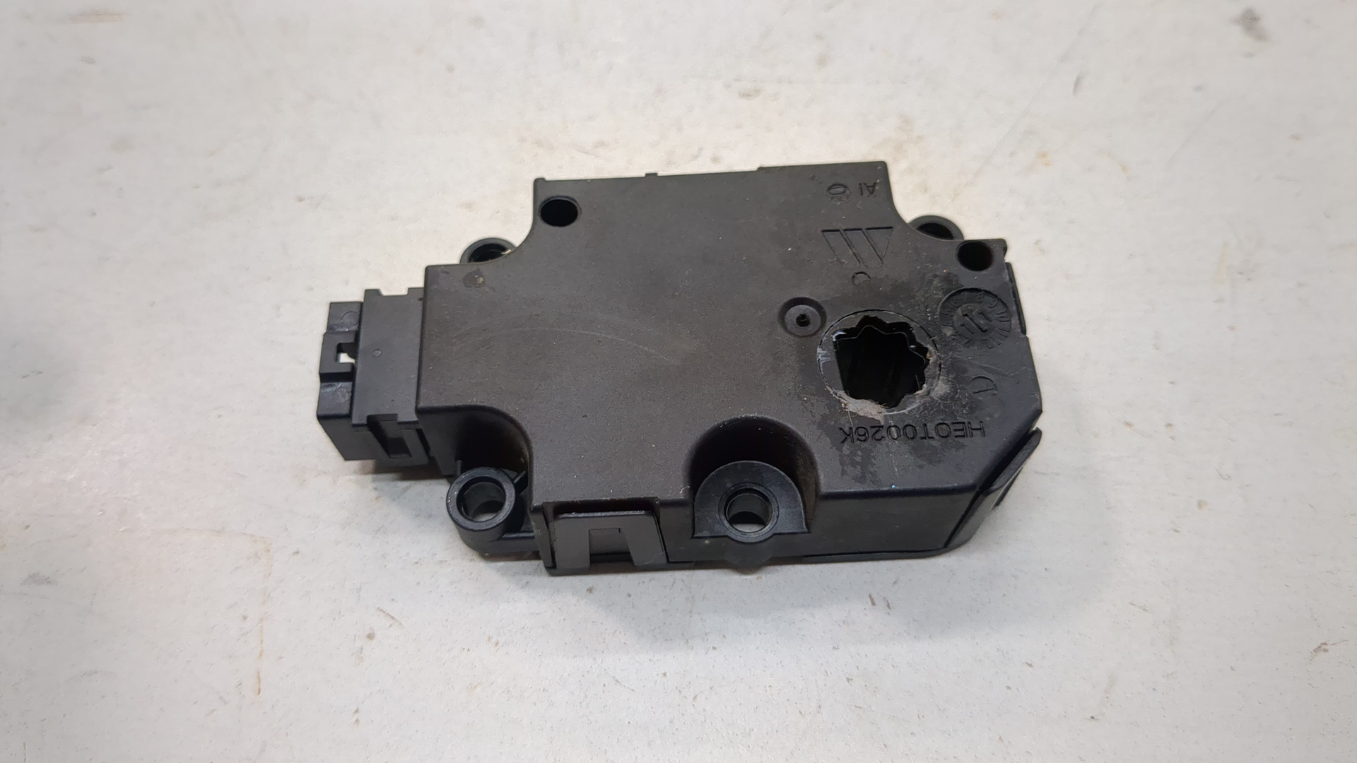 Моторчик заслонки печки