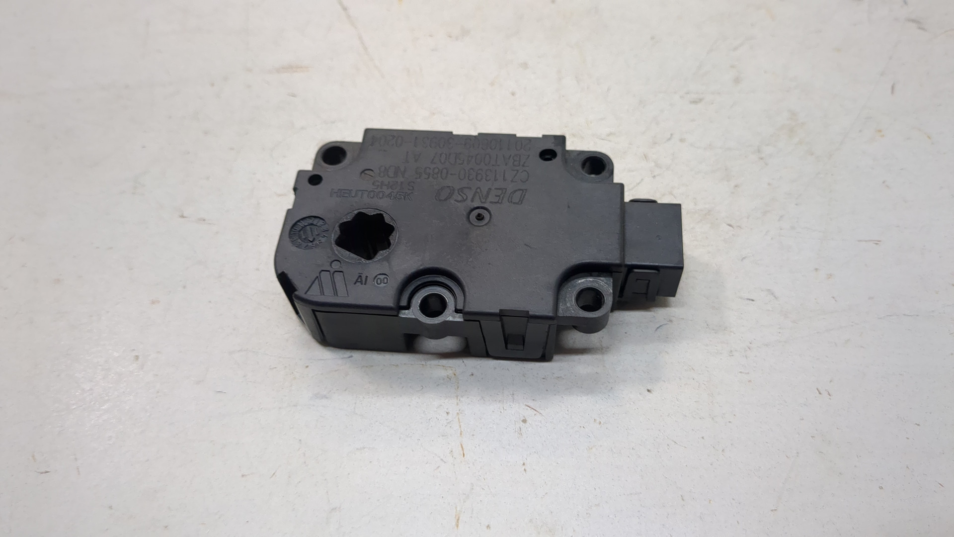 Моторчик заслонки печки