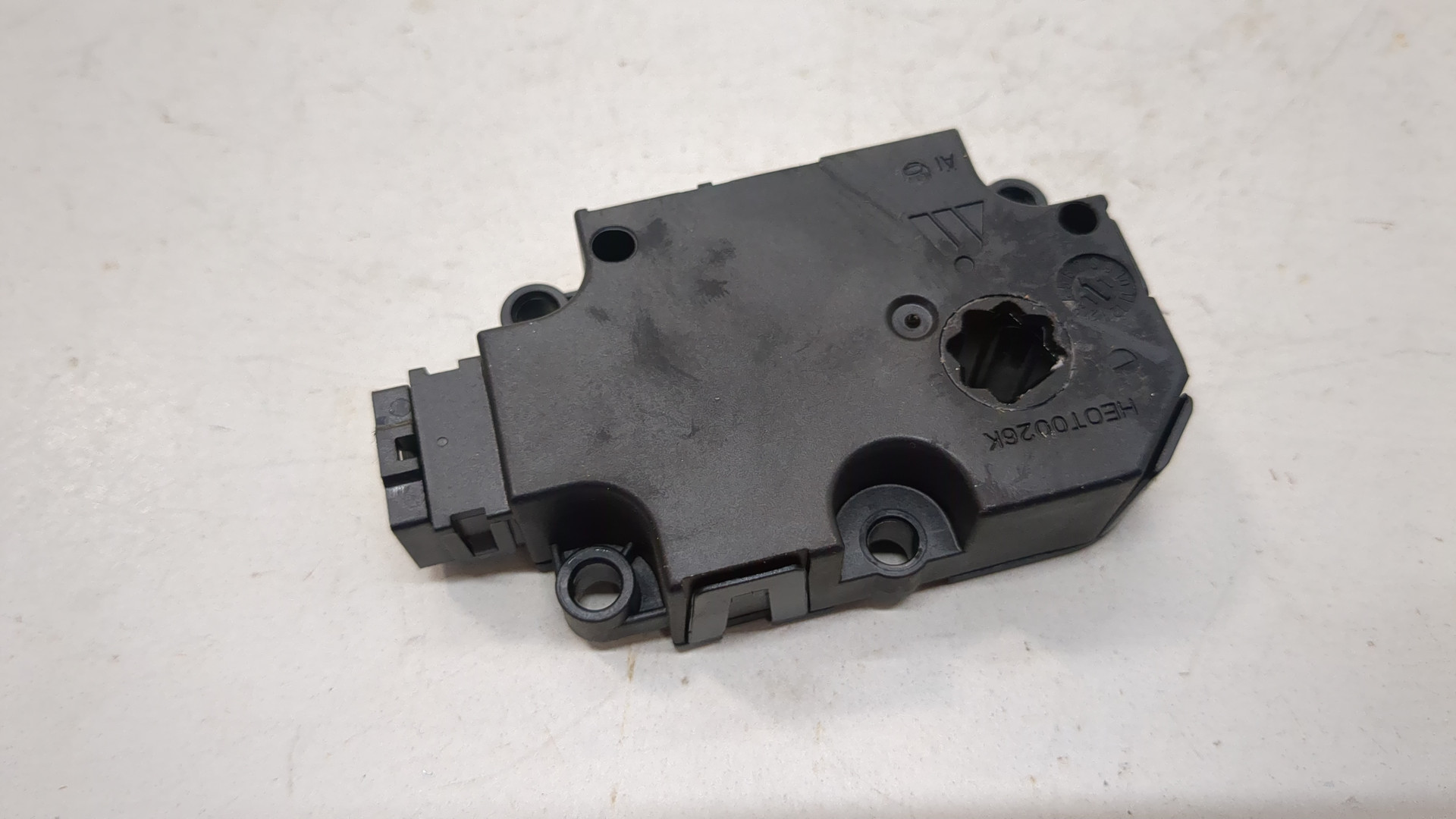 Моторчик заслонки печки