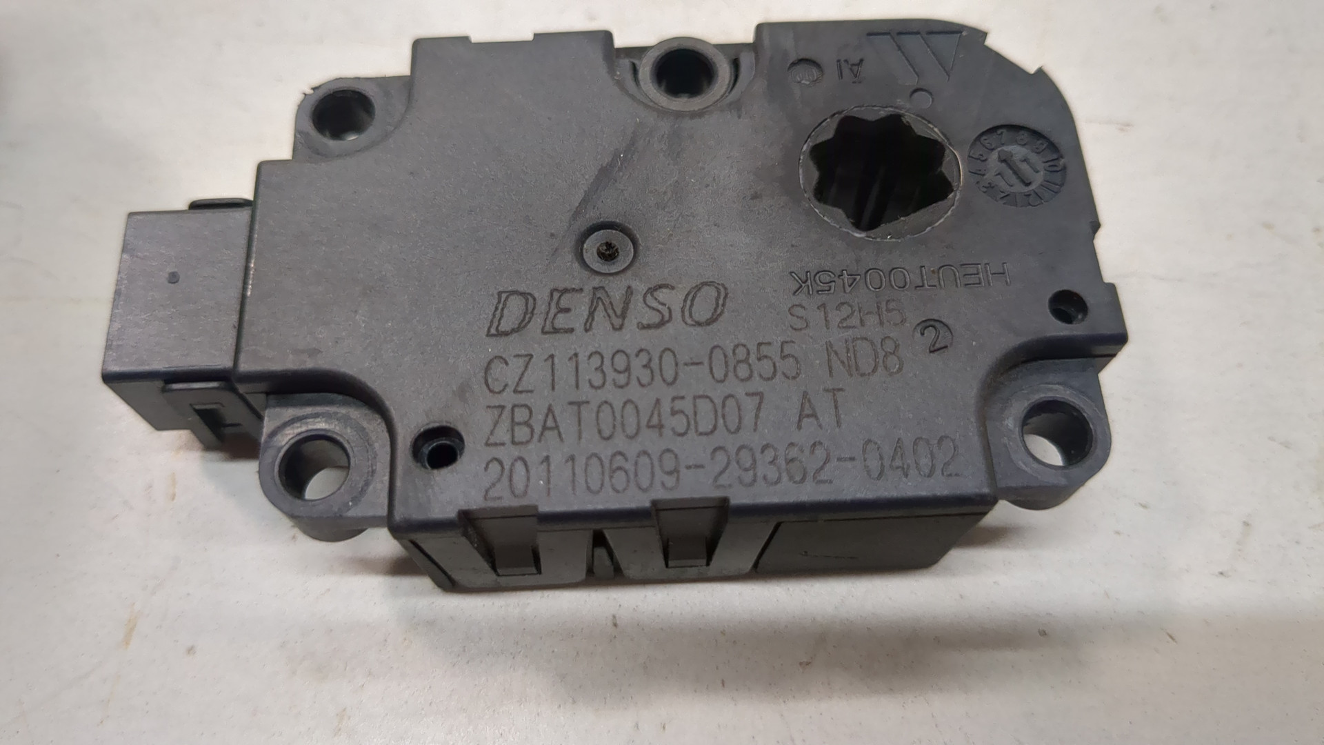 Моторчик заслонки печки