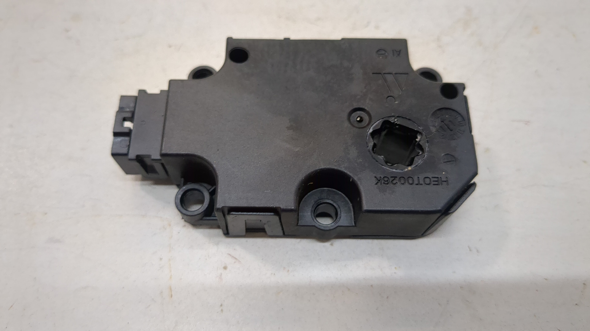 Моторчик заслонки печки