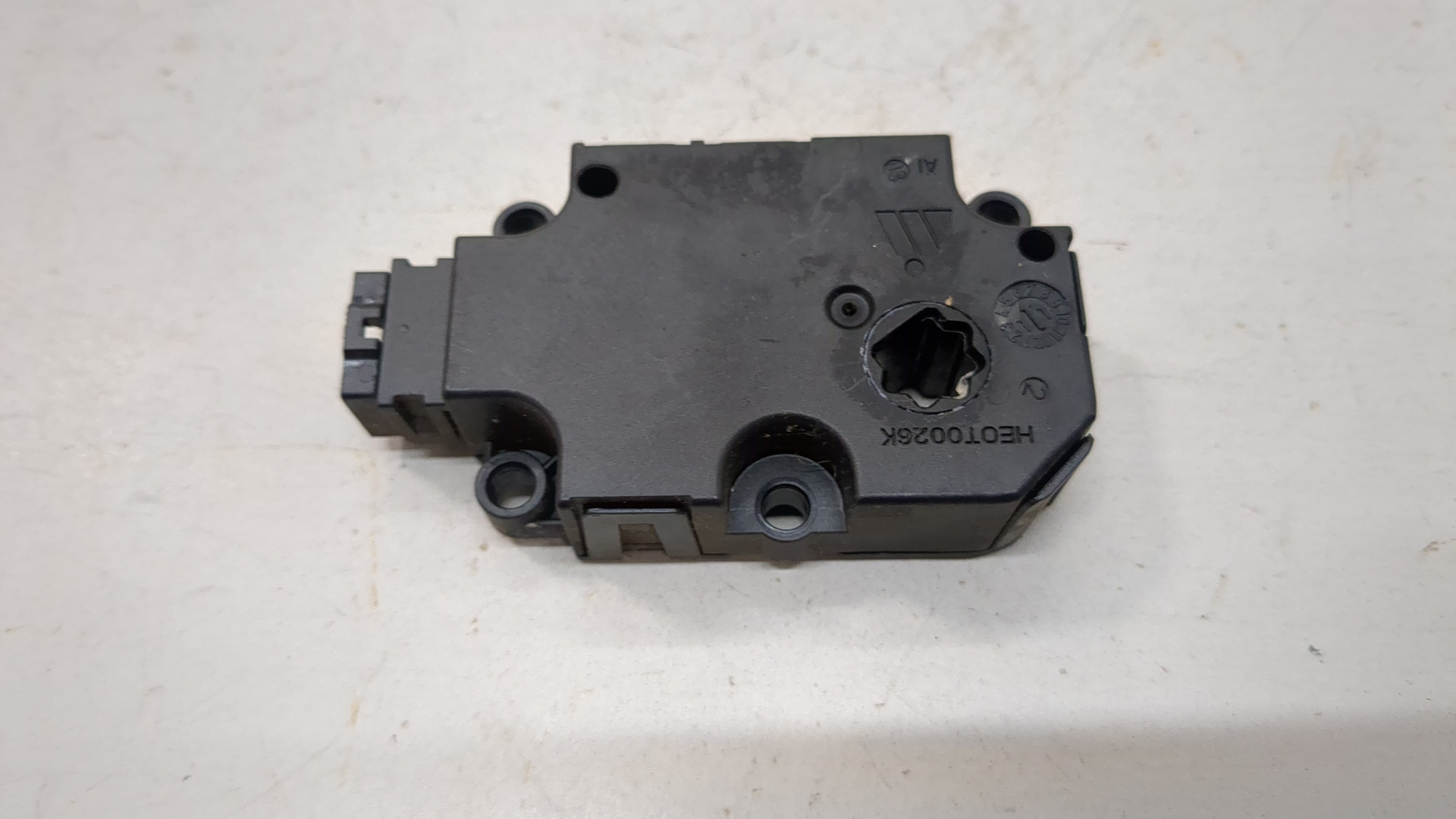 Моторчик заслонки печки