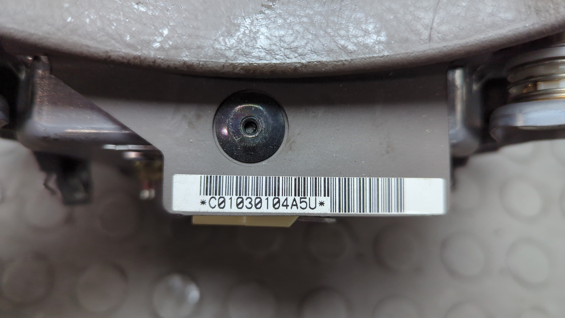 Подушка безопасности в рулевое колесо