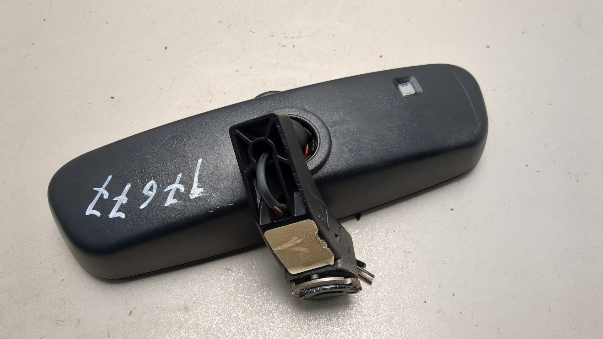 Зеркало заднего вида