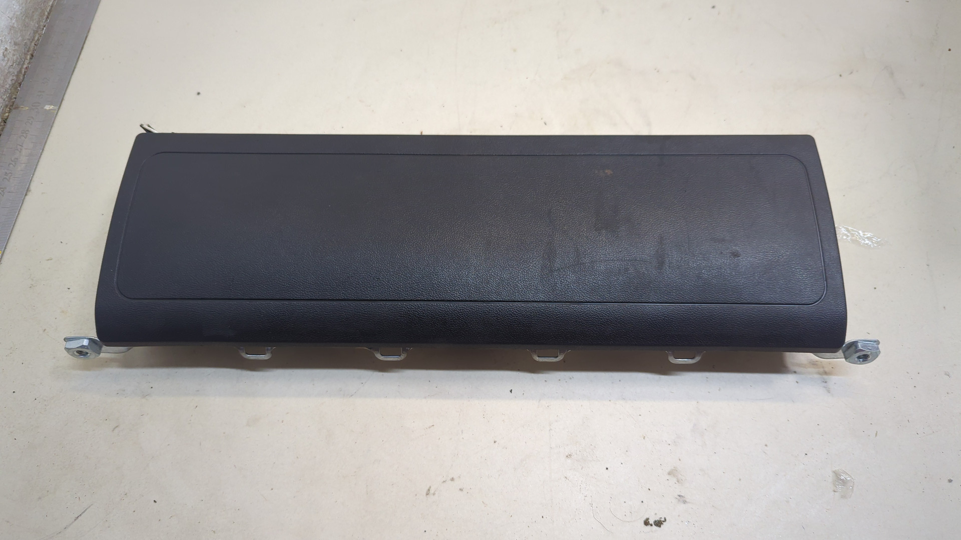 Подушка безопасности нижняя (для колен)