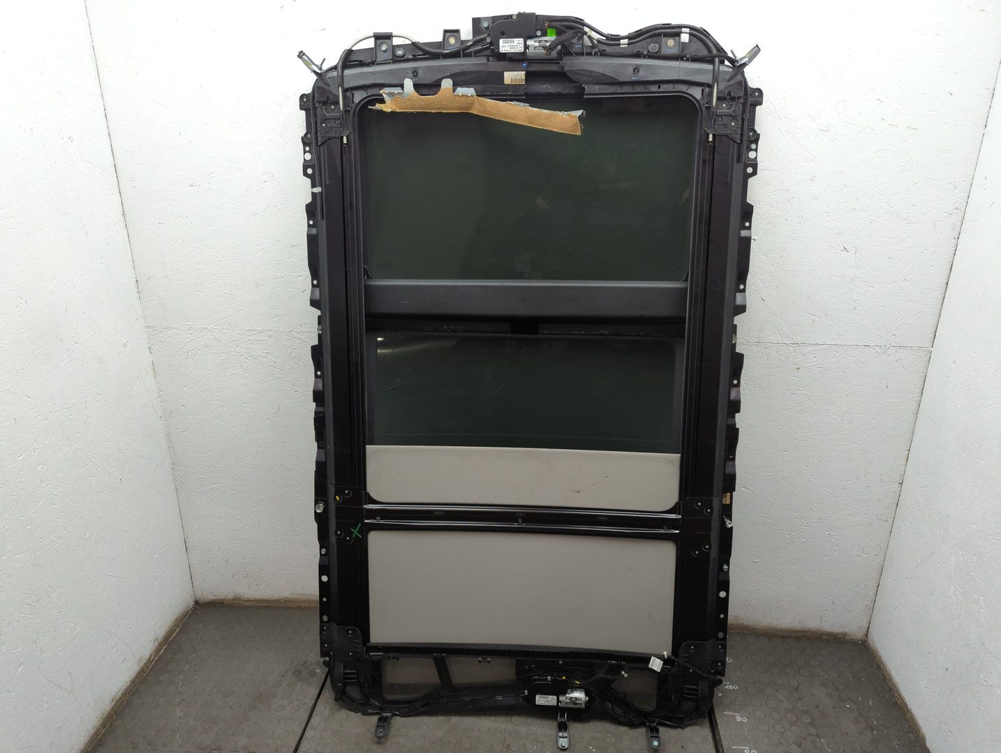 Люк в сборе электрический